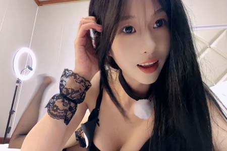 兔子 极品颜值的校花尤物兔女郎装下海 被大哥们刷到全裸 骚骚的反差女神欲迎还拒